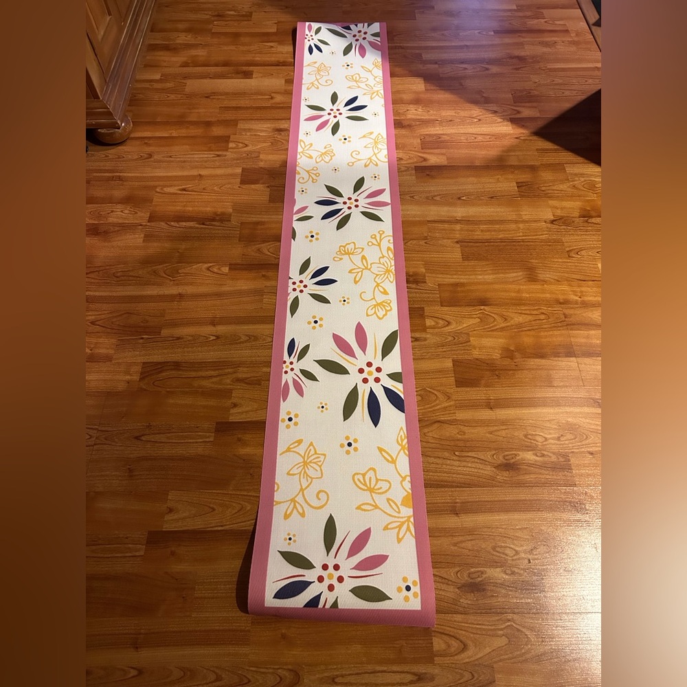 72” Table Runner CONFETTI - Picture 3 of 5